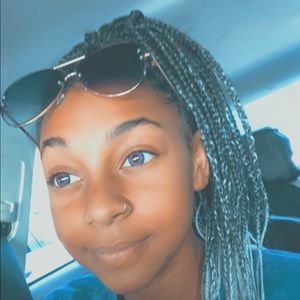 Meet your Posher, Avery